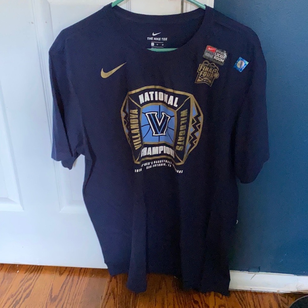 Villanova National Champions Shirt w Stickers